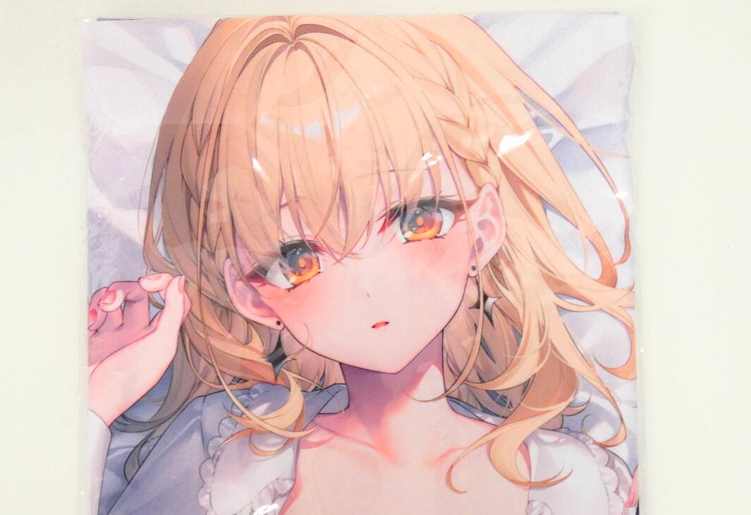 『豚のレバーは加熱しろ』抱き枕カバー ジェス